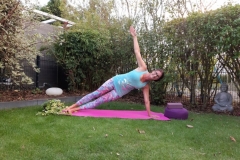2019-Yoga-Vashistasana1